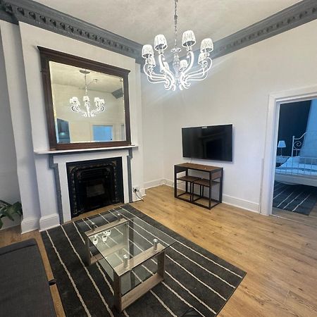 First Floor One Bed Apartment In Central West London Bagian luar foto