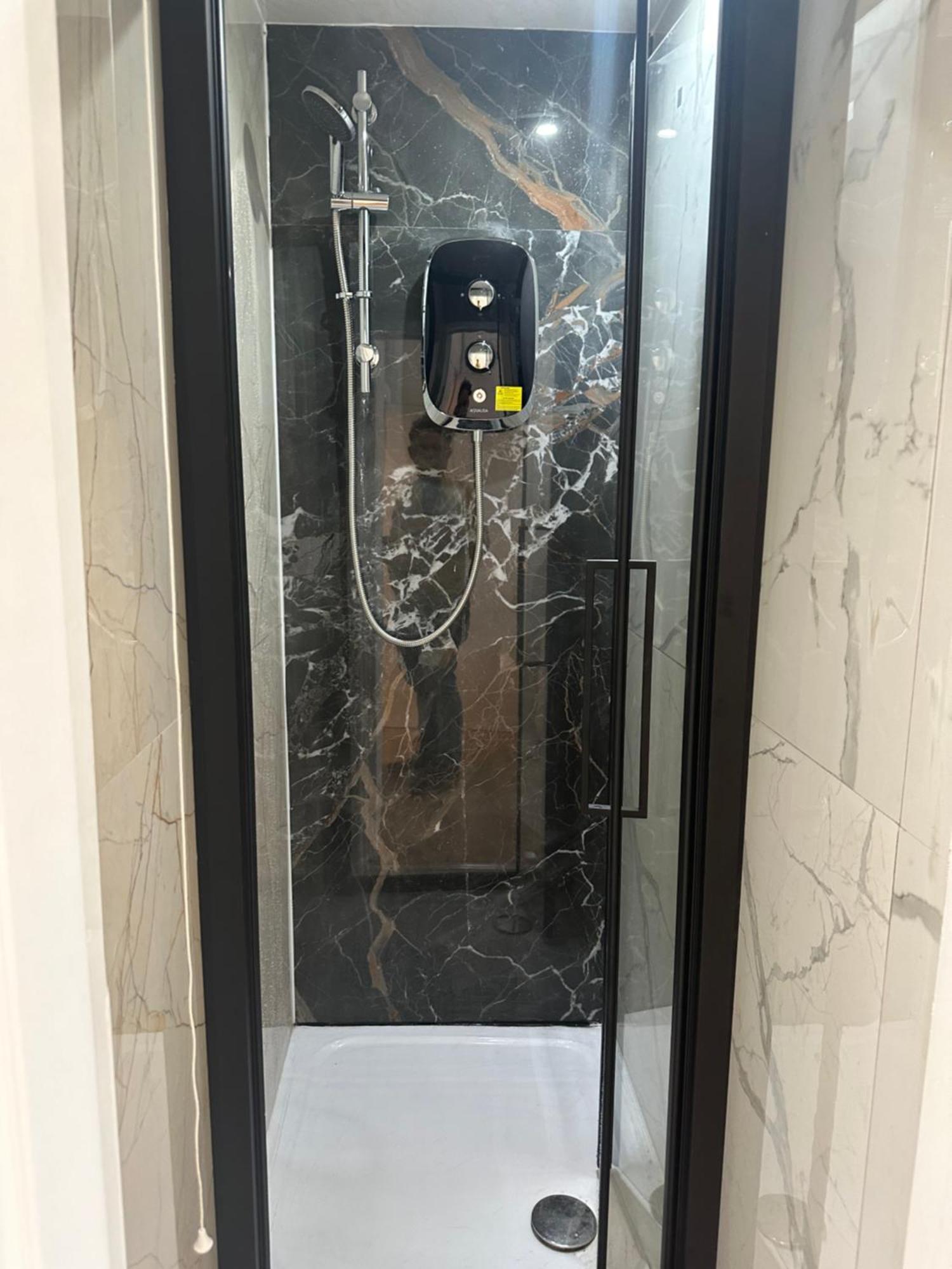 First Floor One Bed Apartment In Central West London Bagian luar foto