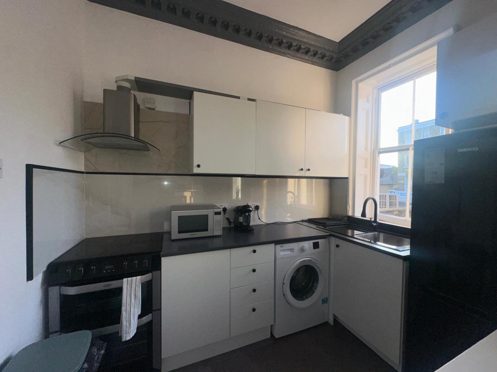First Floor One Bed Apartment In Central West London Bagian luar foto